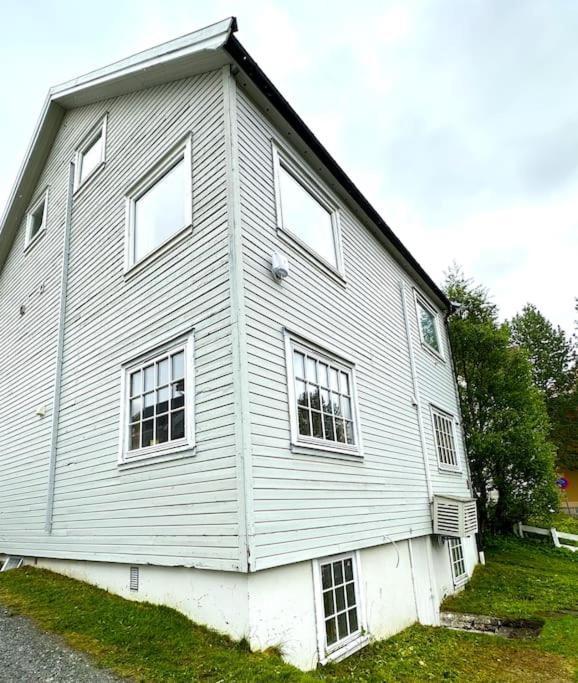 Moderne Sentral Leilighet Med 3 Soverom - Saltus Tromso Exterior photo